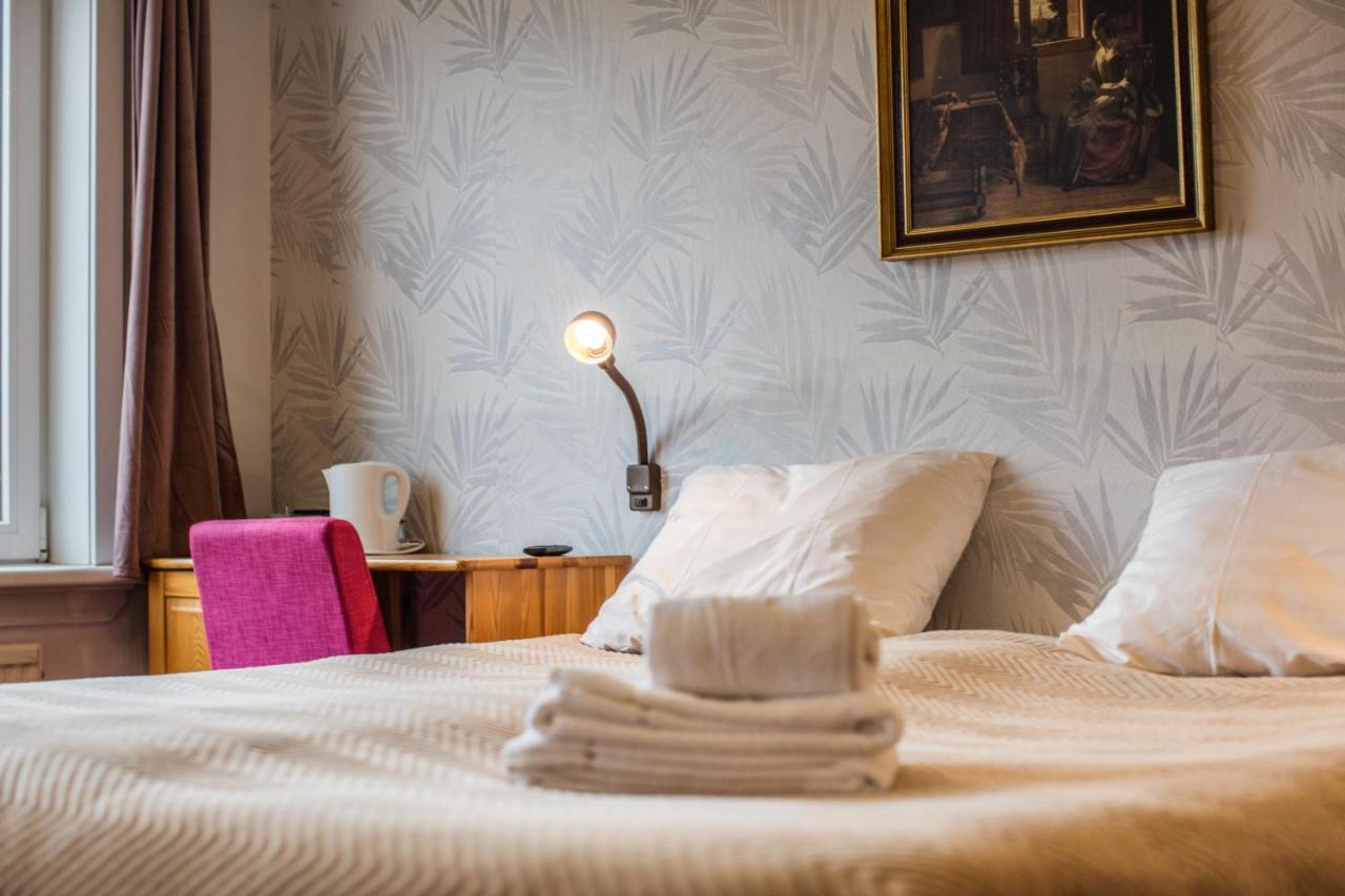 Hotel Le Provencal Слойс Екстериор снимка
