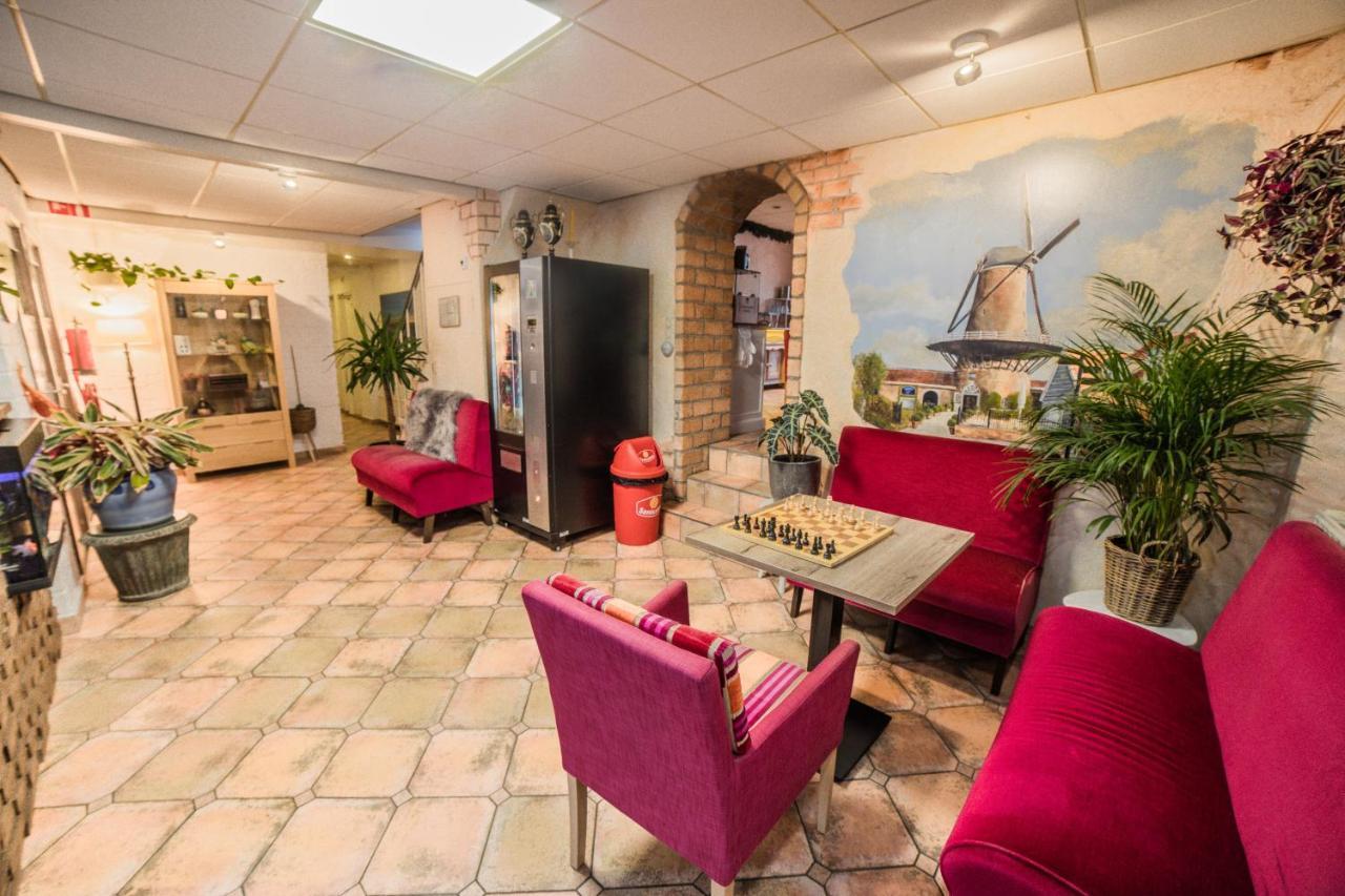 Hotel Le Provencal Слойс Екстериор снимка