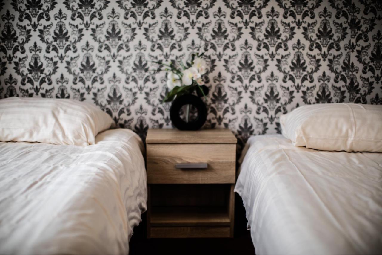 Hotel Le Provencal Слойс Екстериор снимка