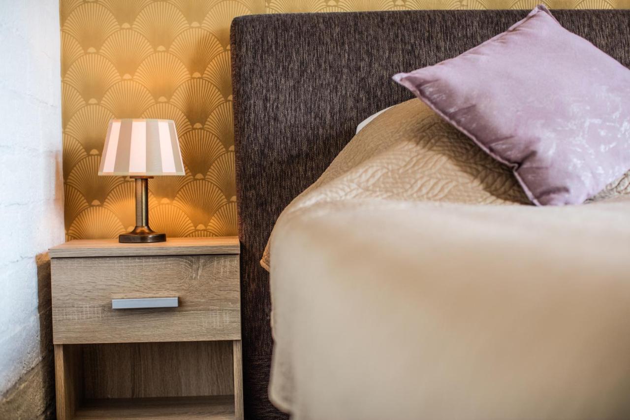 Hotel Le Provencal Слойс Екстериор снимка