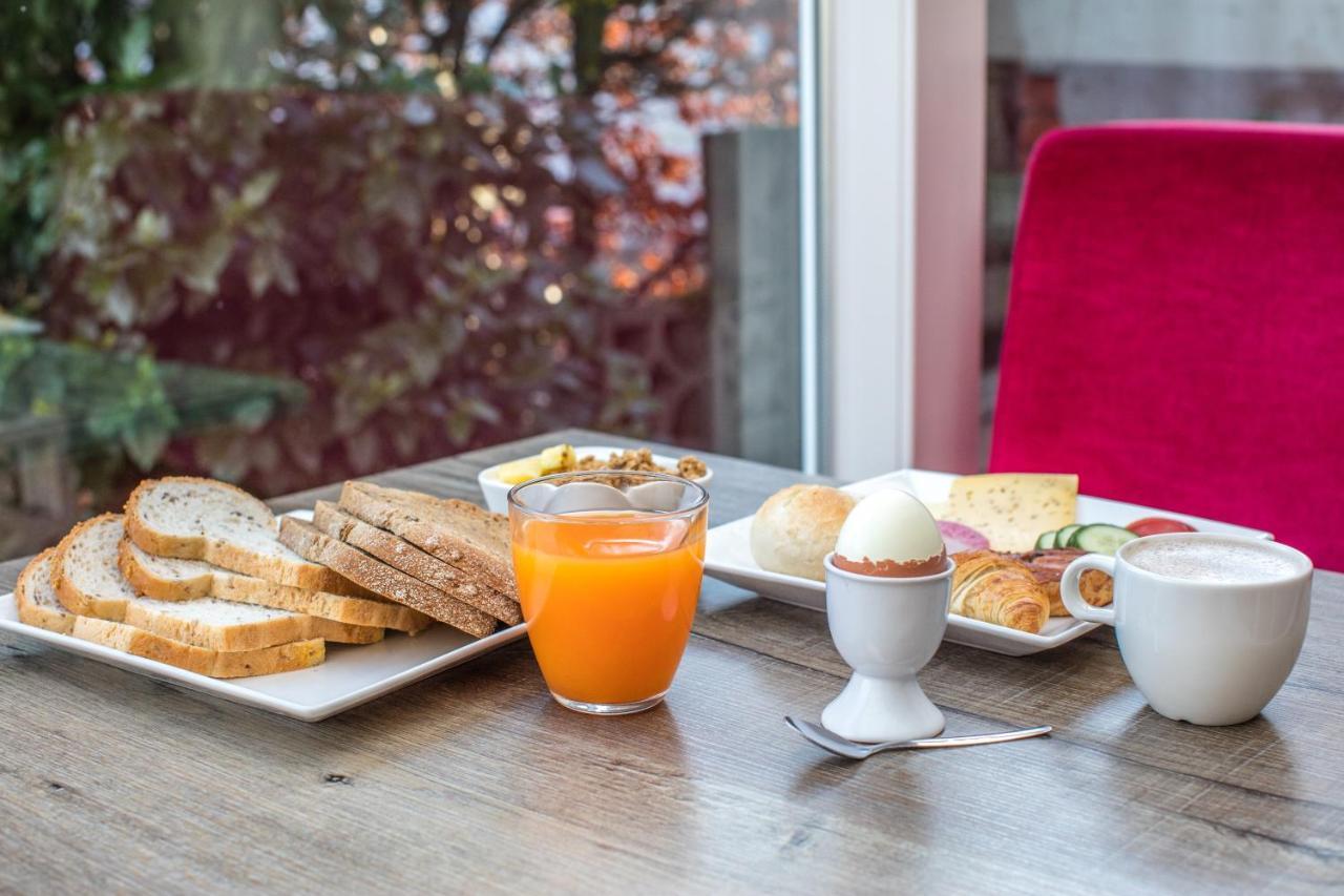 Hotel Le Provencal Слойс Екстериор снимка