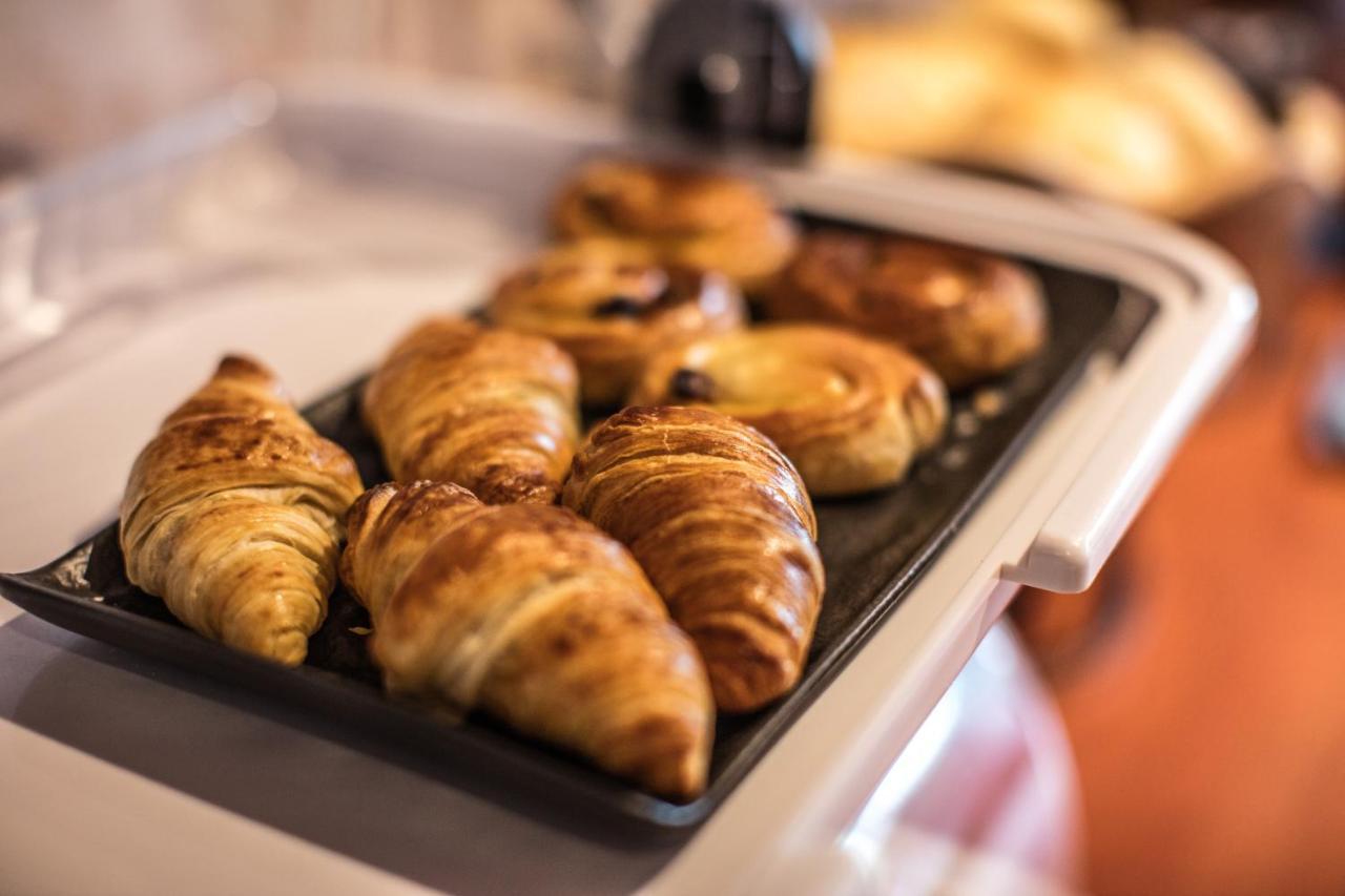 Hotel Le Provencal Слойс Екстериор снимка