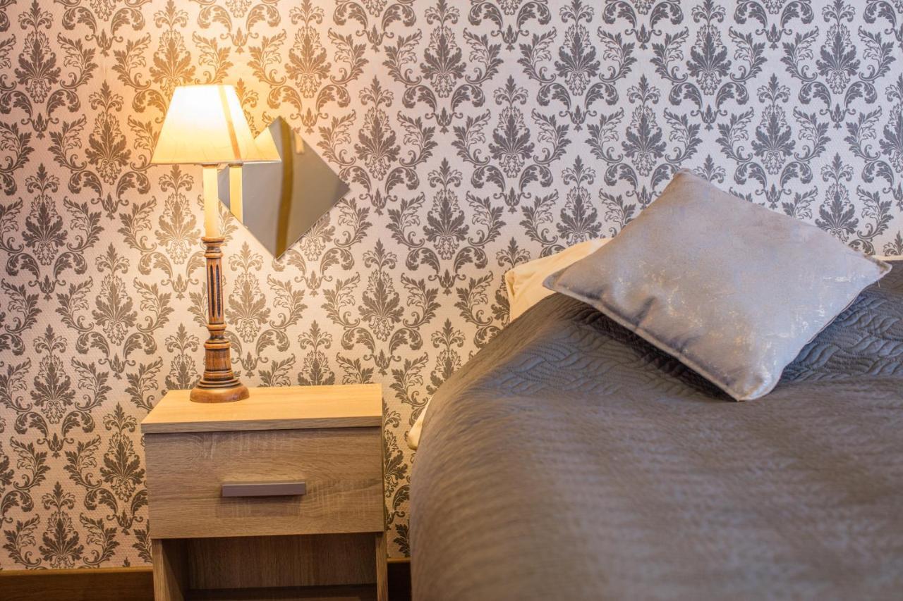 Hotel Le Provencal Слойс Екстериор снимка