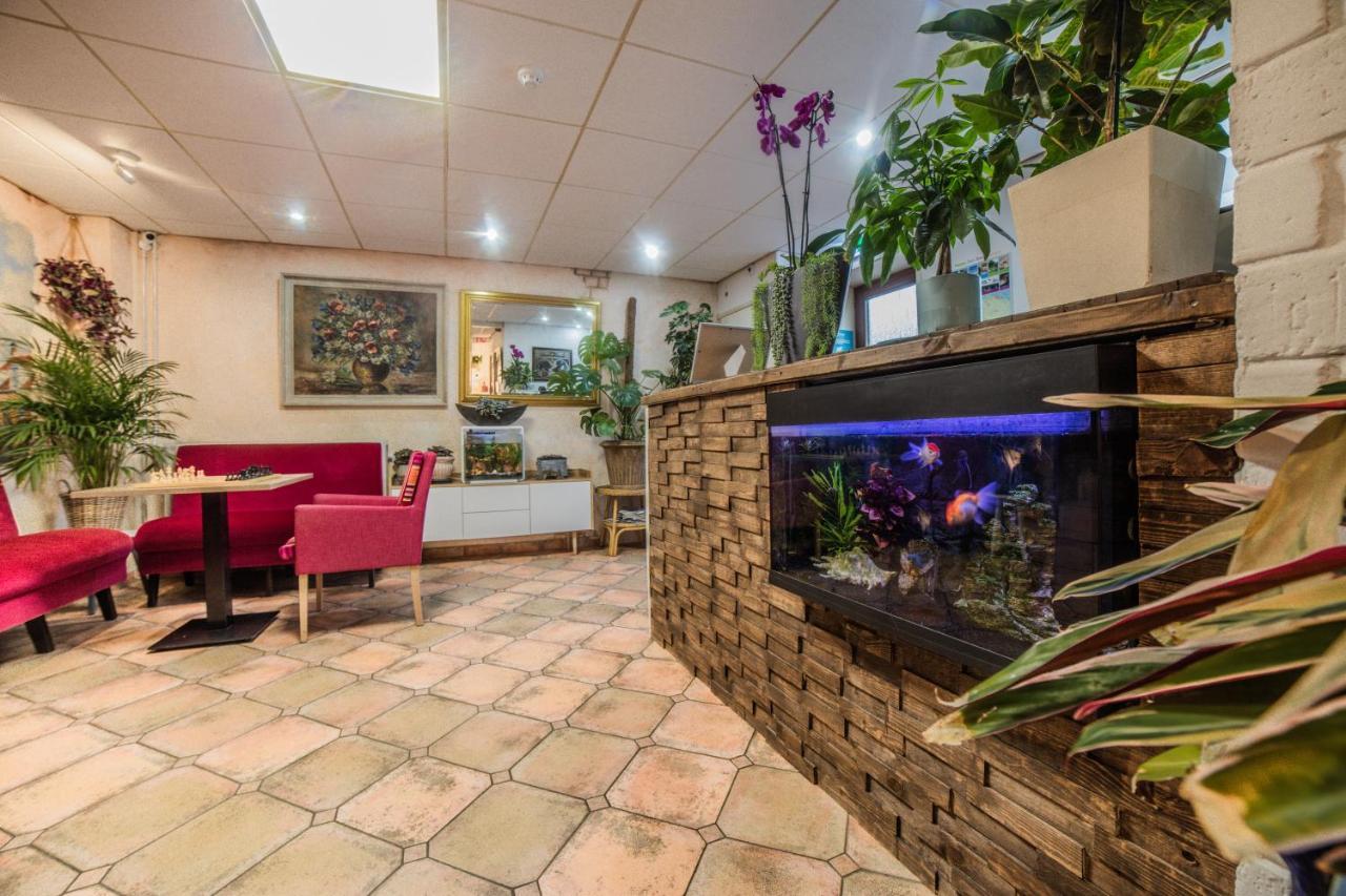 Hotel Le Provencal Слойс Екстериор снимка