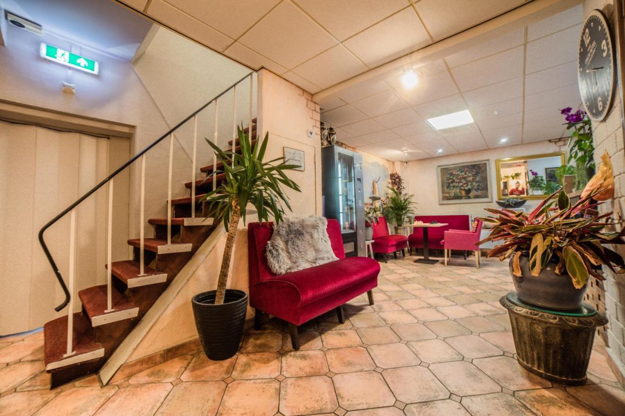 Hotel Le Provencal Слойс Екстериор снимка