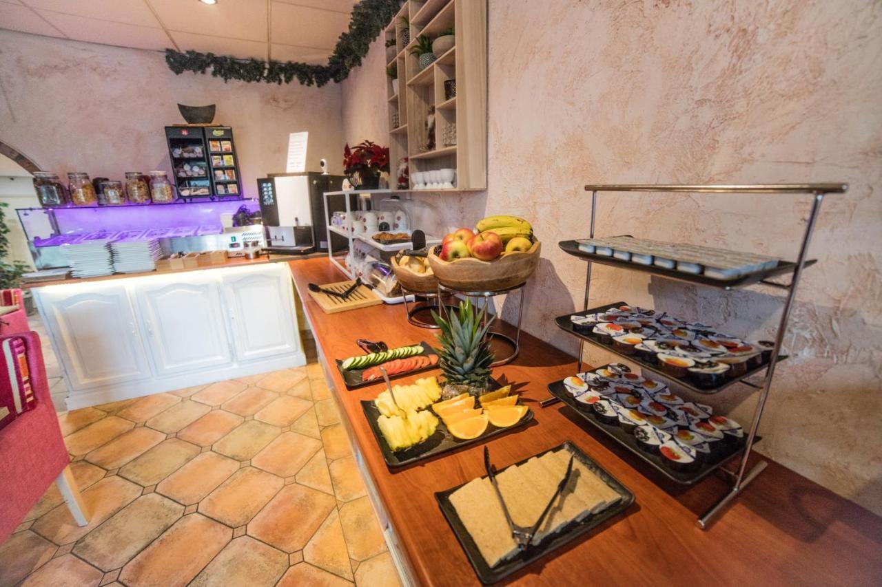 Hotel Le Provencal Слойс Екстериор снимка